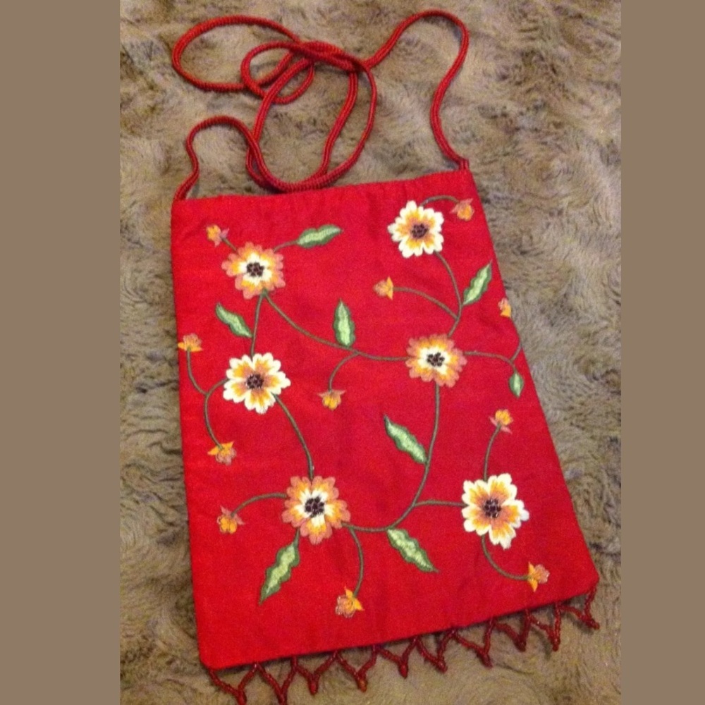 🆕Embroidered Crossbody🌼